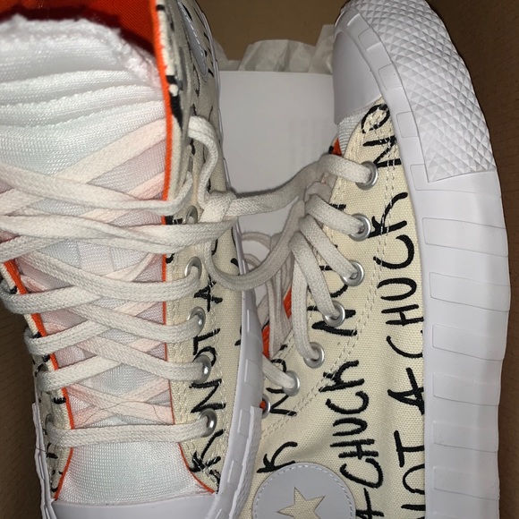 not a chuck converse footlocker